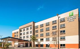 Holiday Inn Express & Suites Jacksonville - Town Center By Ihg